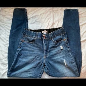 Juniors’ Candie’s Mid-Rise Sculpt Skinny Jeans- 9/29W